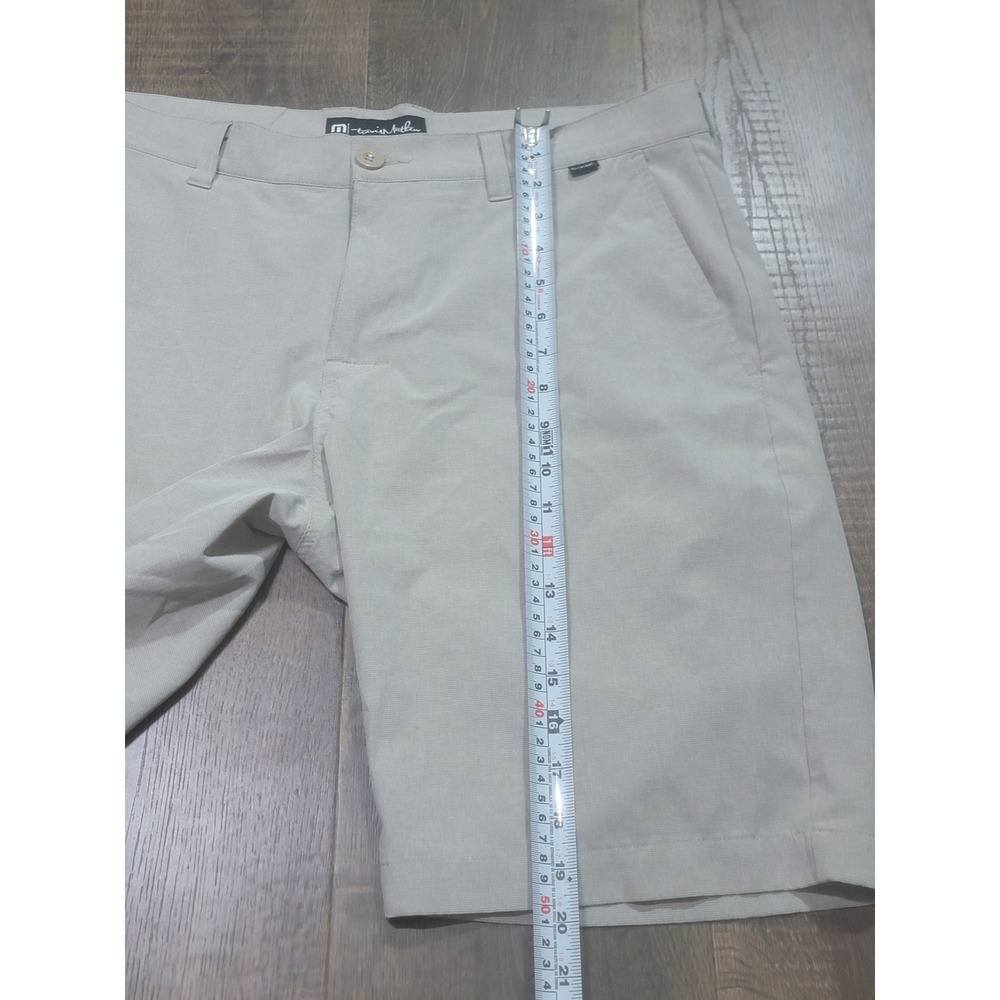 TravisMathew Beck Golf Shorts Mens 34 Khaki Tan Stretch Performance 1MM208